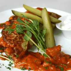 Gdzie zjeść w Stroniu Śląskim? Odkryj najlepsze restauracje i smaki
