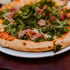 Gdzie zjeść w Koszalinie? Odkryj najlepsze lokale gastronomiczne