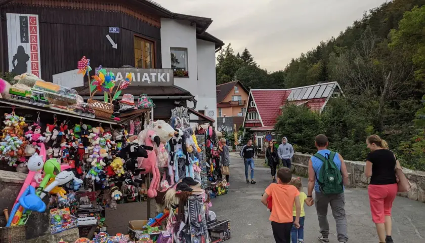 Najciekawsze pamiątki z Karpacza, które warto przywieźć ze sobą