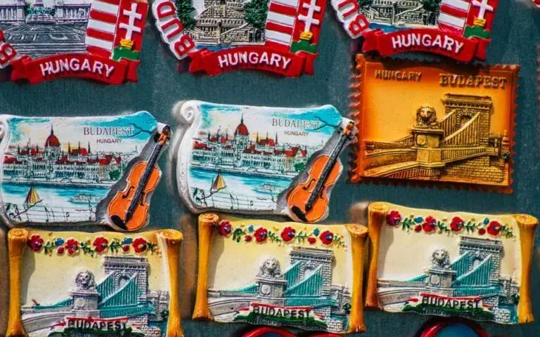 Gdzie kupić pamiątki w Budapeszcie? Odkryj najlepsze miejsca na zakupy