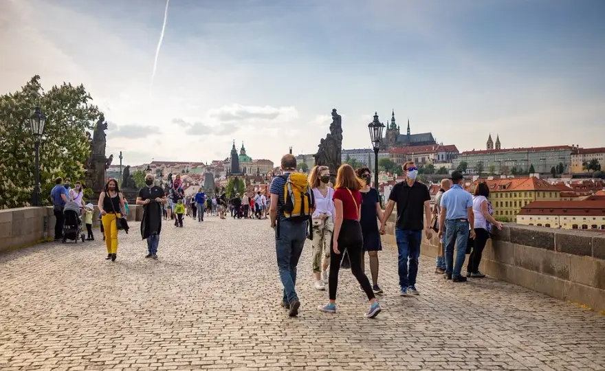 Czy w Czechach jest bezpiecznie? Odkryj zagrożenia dla turystów
