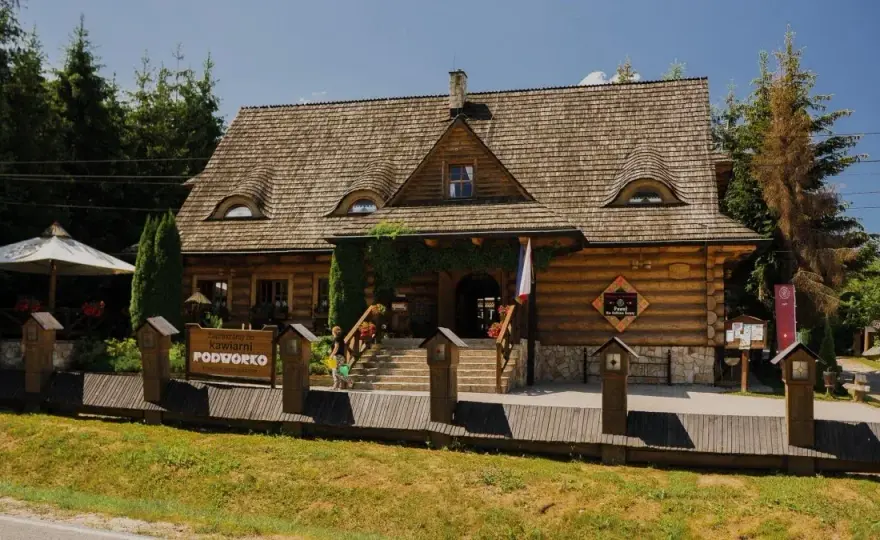 Gdzie zjeść w Wetlinie? Odkryj najlepsze restauracje i smaki